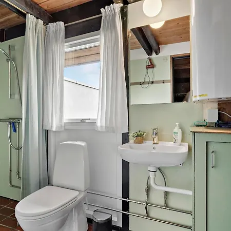 Beautiful In With Kitchen Holiday home