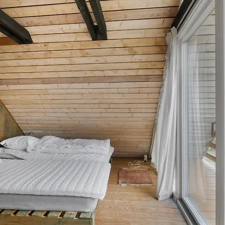 Feriehus 2 Bedroom Cozy In