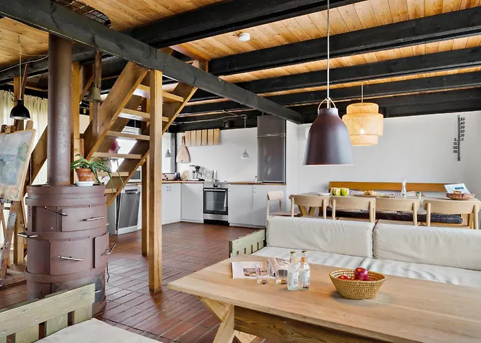 Дом отдыха 2 Bedroom Cozy In *